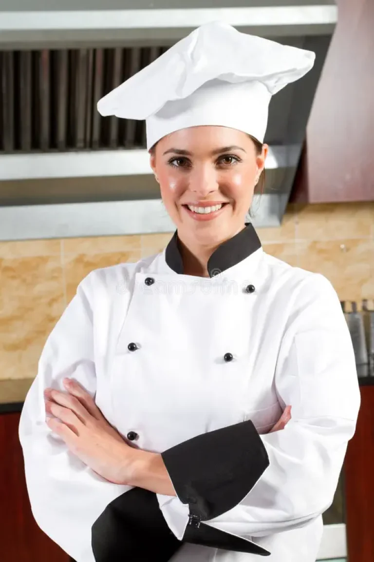 HOME 24 female-chef-14984977